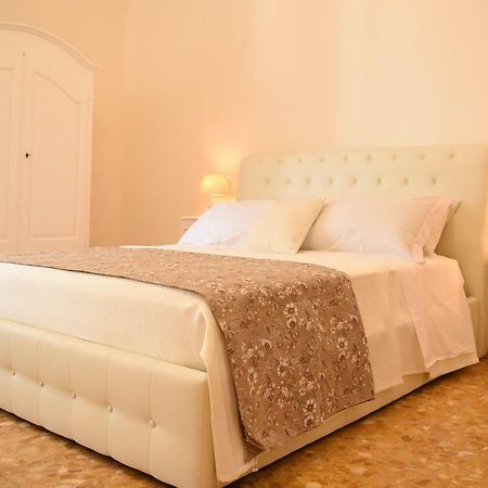 B&B Bonnes Suites Neapol Zewnętrze zdjęcie
