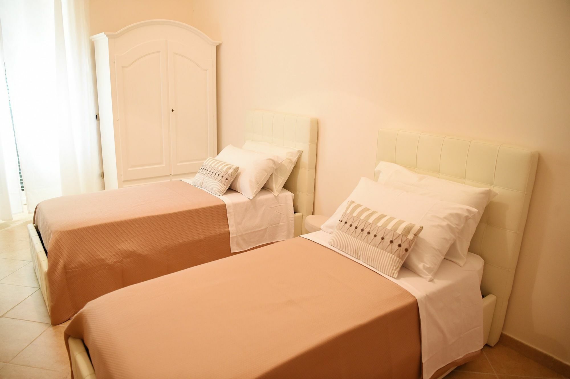 B&B Bonnes Suites Neapol Zewnętrze zdjęcie