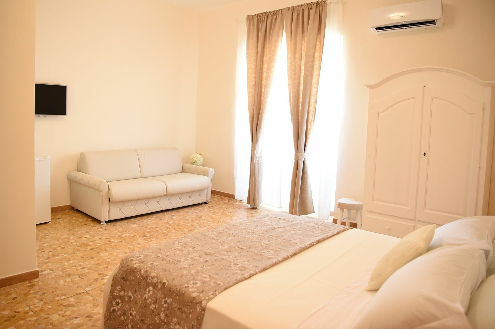 B&B Bonnes Suites Neapol Zewnętrze zdjęcie