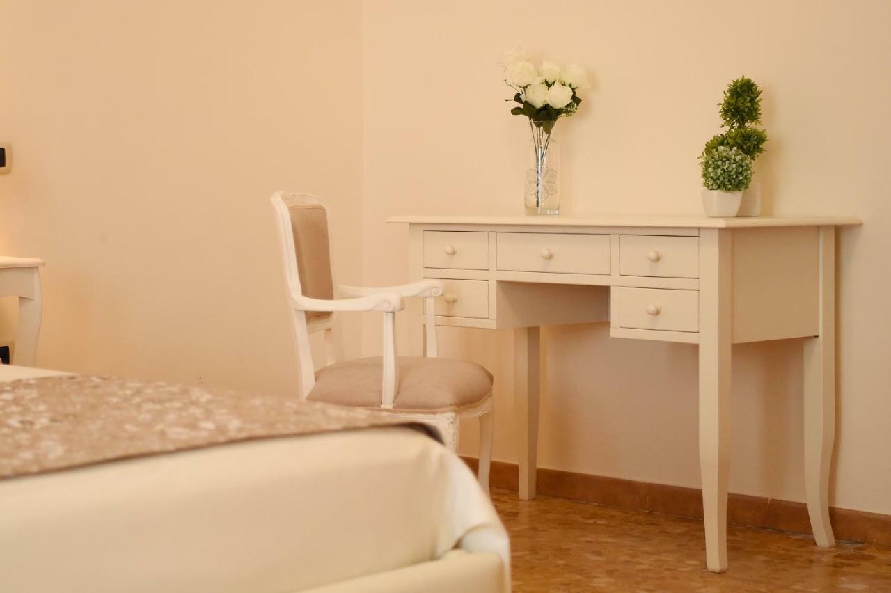 B&B Bonnes Suites Neapol Zewnętrze zdjęcie